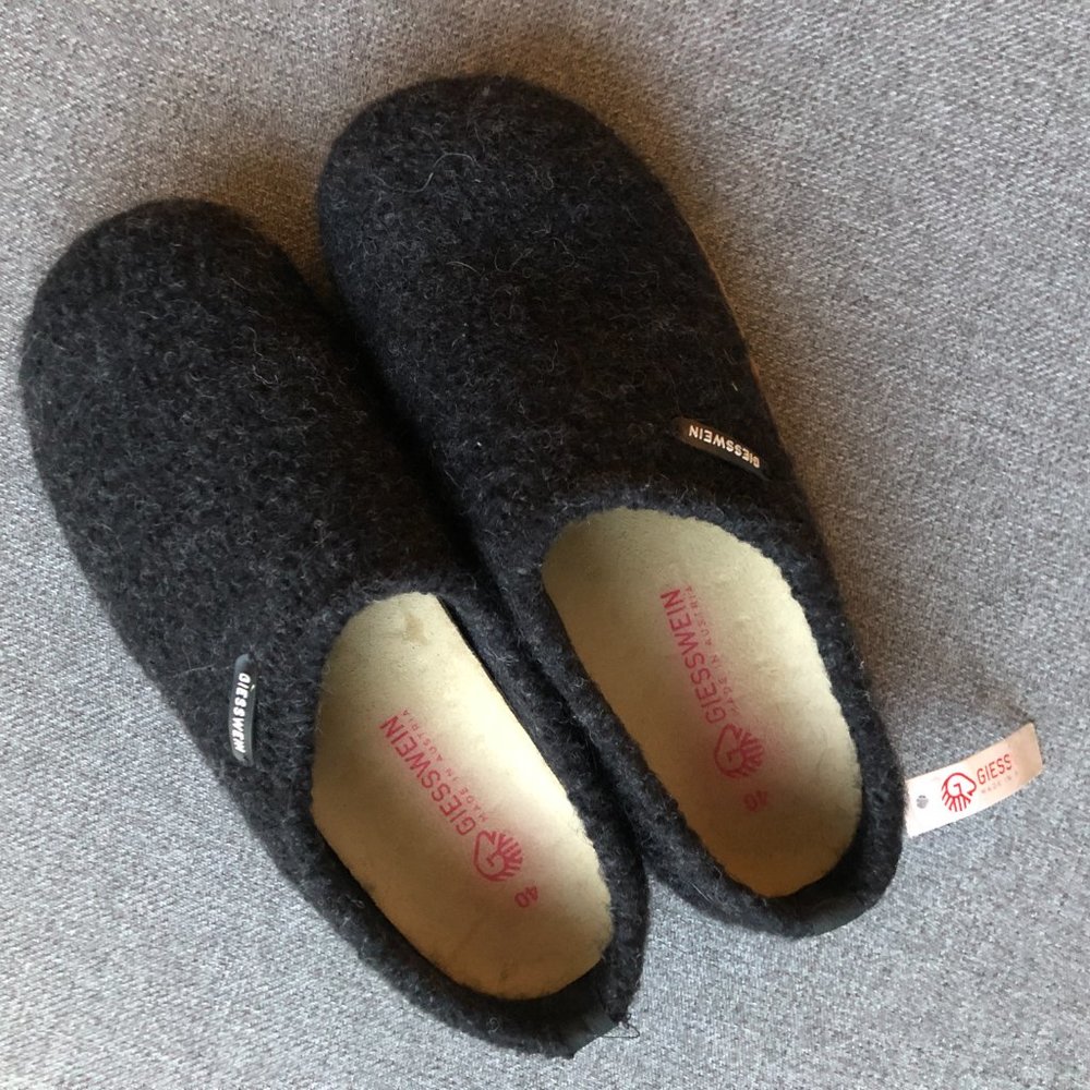 Giesswein slippers, Charcoal Grey